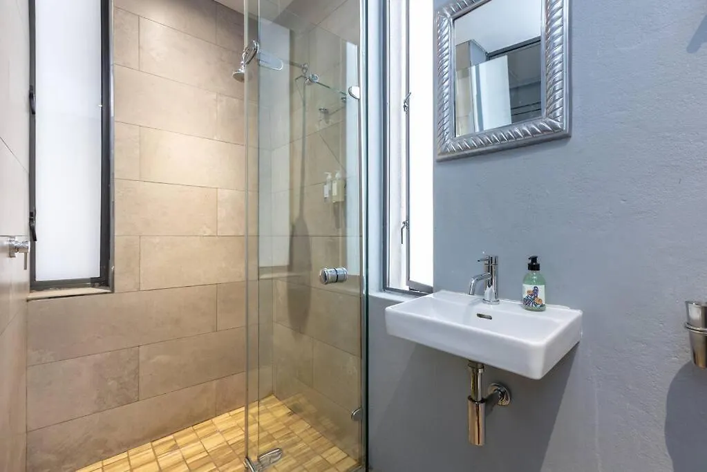 Trendy Loft Apartment Near The Waterfront And Cbd ケープタウン