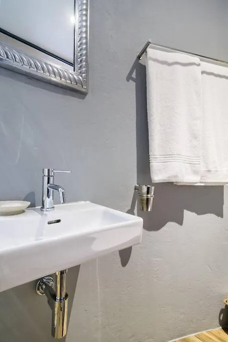 Trendy Loft Apartment Near The Waterfront And Cbd Cape Town